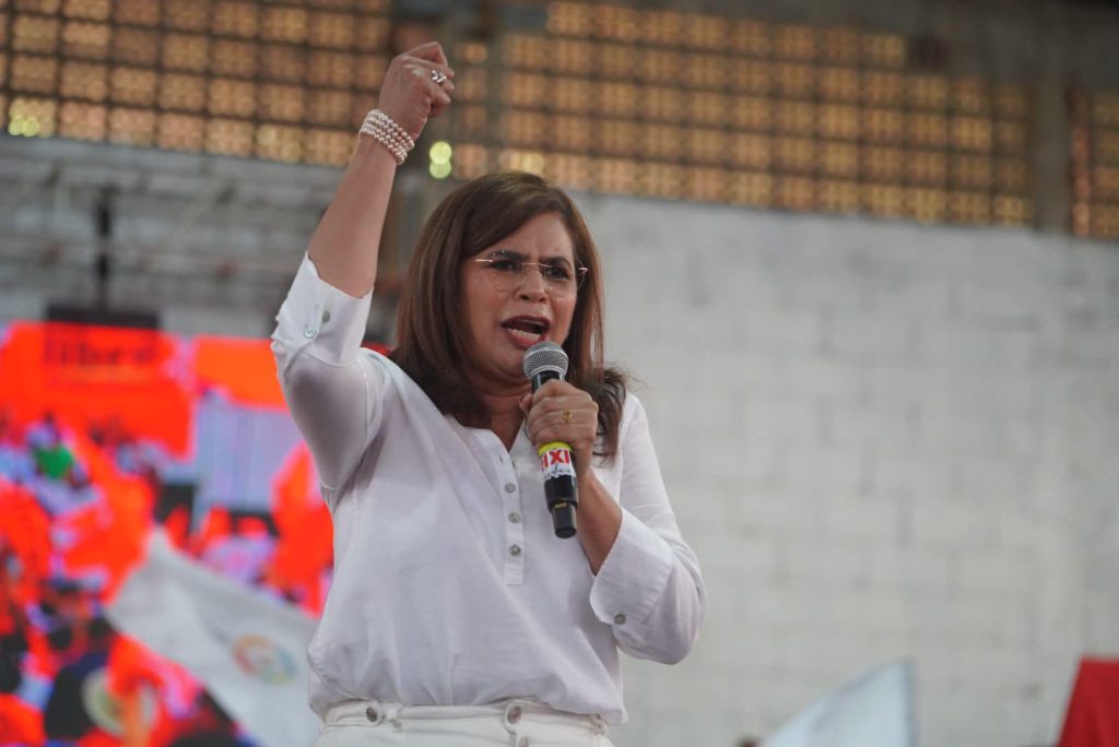 Banhcreser y Rixi Moncada: dudas sobre su gestión legal