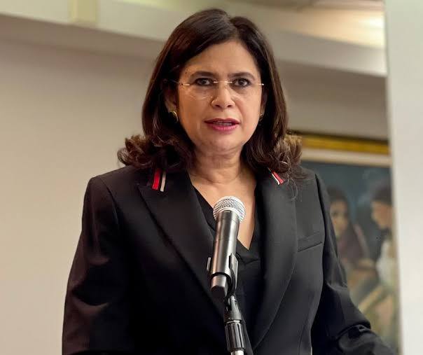 Rixi Moncada y el caso BANHCRESER: ¿conflicto de intereses?