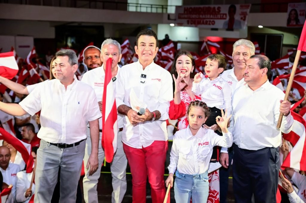 Crece la alianza opositora que inquieta al Partido LIBRE en Honduras