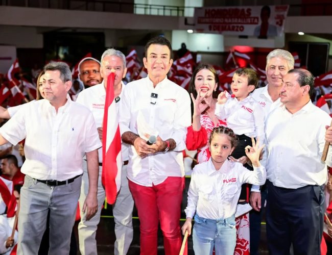 Crece la alianza opositora que inquieta al Partido LIBRE en Honduras