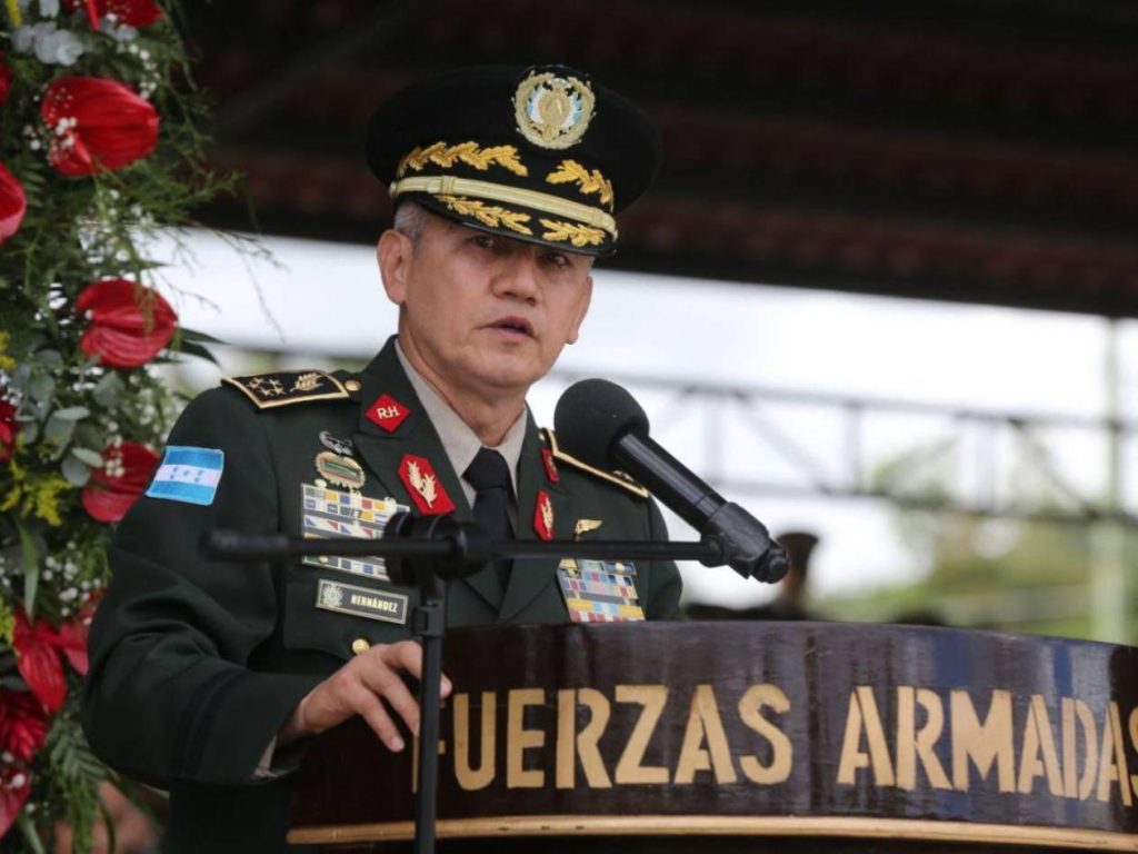 ¿Qué implicaciones tiene la gestión de Roosevelt Hernández en las Fuerzas Armadas?
