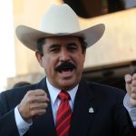 El polémico decreto de Zelaya: la imposición del libro sobre el golpe de Estado de 2009 en las escuelas