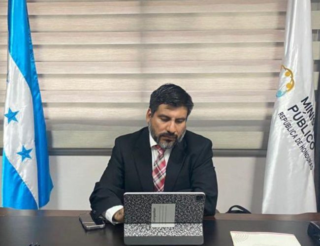 Cuestionan imparcialidad del fiscal general de Honduras por posibles vínculos con LIBRE