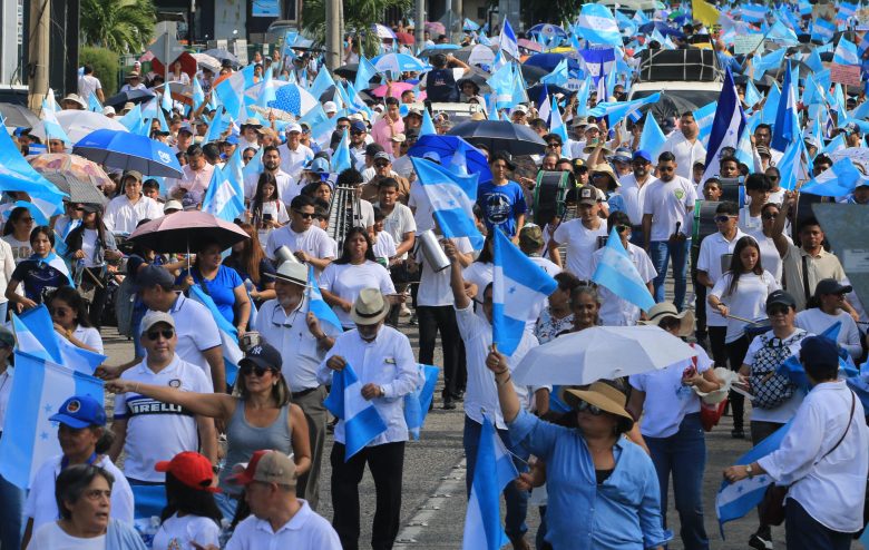 Iglesias y Gobierno en confrontación: la religión como motor de cambio político en Honduras