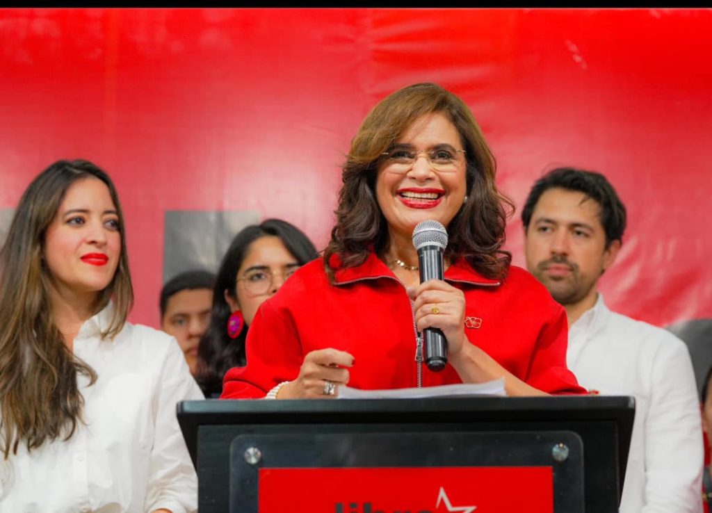 Rixi Moncada impulsa la eliminación de la Central de Riesgo y abre discusión sobre la estabilidad financiera en Honduras