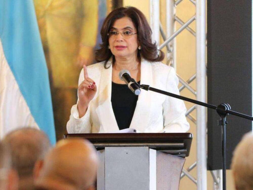 Propuesta de Rixi Moncada de eliminar la Central de Riesgos despierta debate económico en Honduras